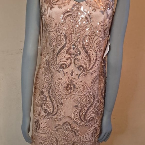 R & M Richards Petite Sequin Embroidered Dress 4P - Picture 2 of 2